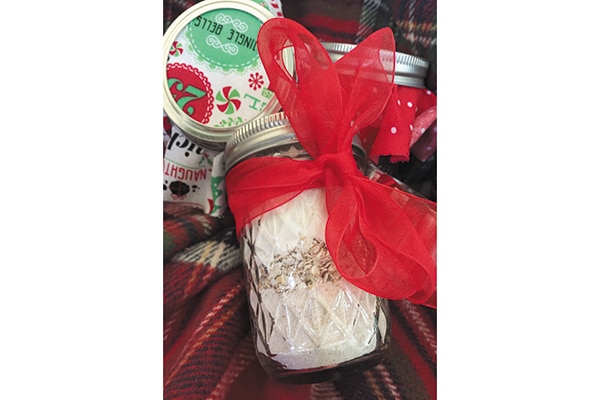 Mason jars holiday treats - Edible Holiday Gifts for Dogs and Dog Lovers
