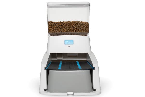 Wagz Serve Smart Feeder.