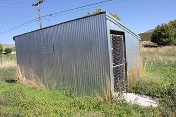 One of the forgotten shelters Animal Rescue Aid has helped. Fountain Green Animal Shelter, Utah. (Photo credit: Animal Rescue Aid)