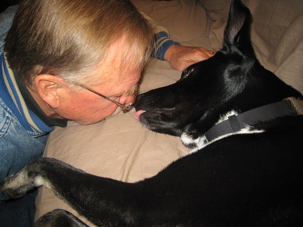 Smooches for Grandpa. (Photo by Wendy Newell)
