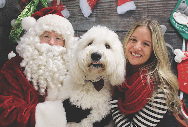 A Santa photo op at the Auburn Valley Humane Society in Washington. (Photo by Phil Morgan)