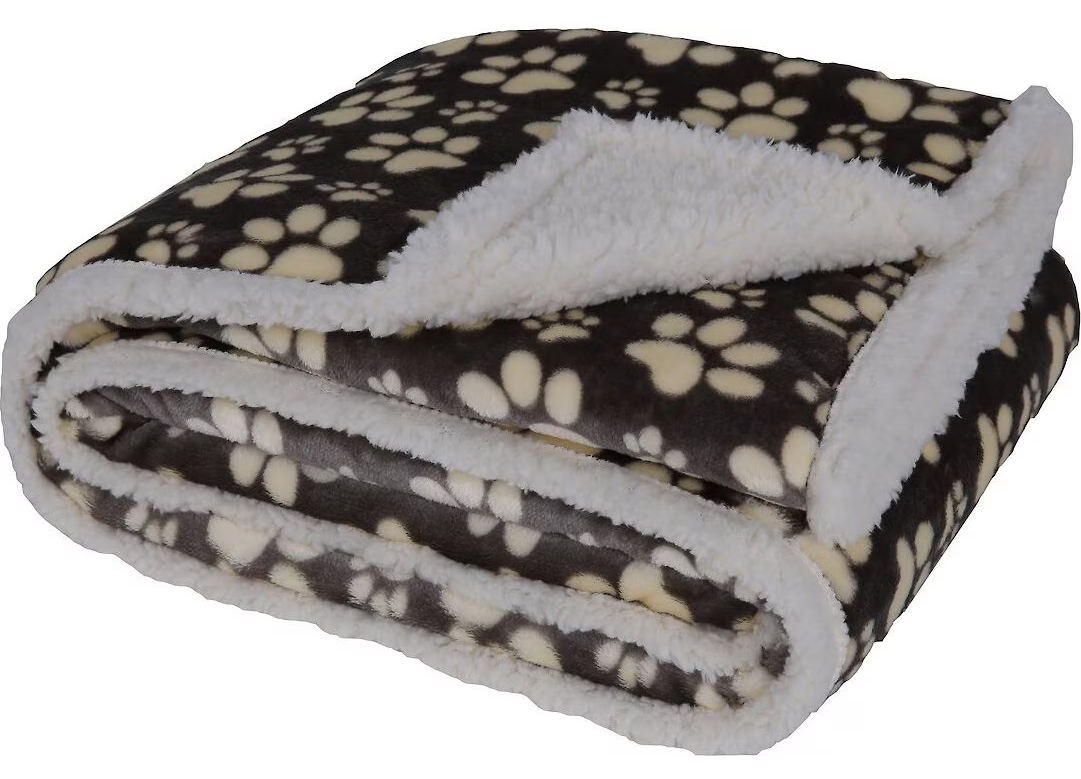 HappyCare Textiles Ultra Soft Flannel Cat & Dog Blanket
