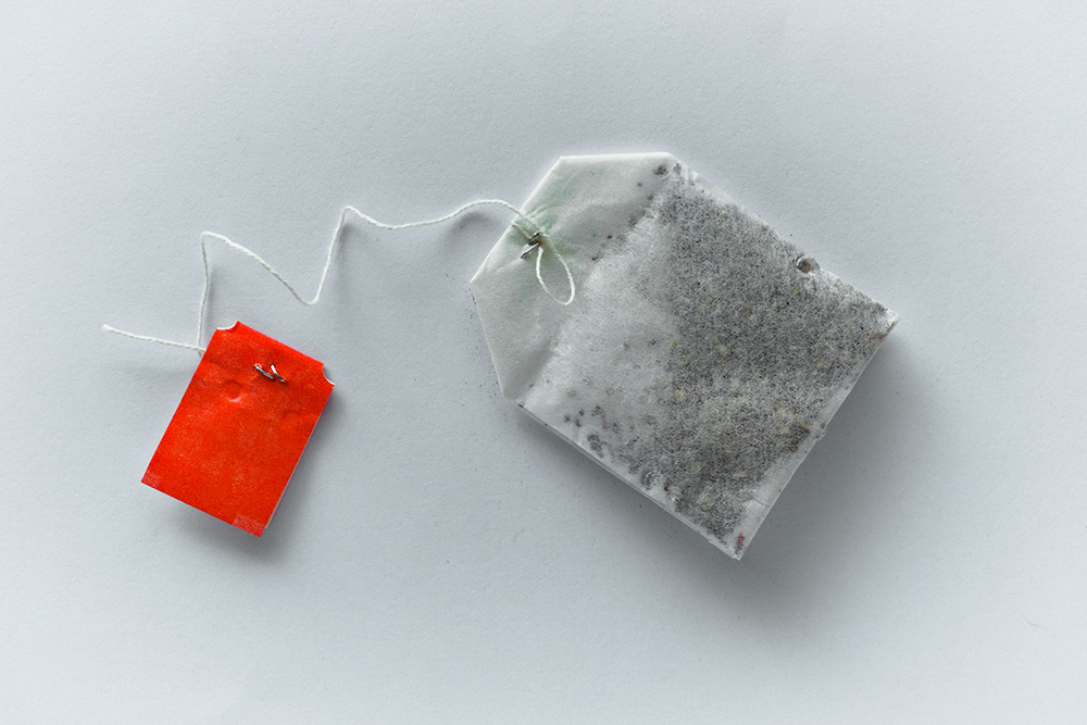 tea bag with orange tag
