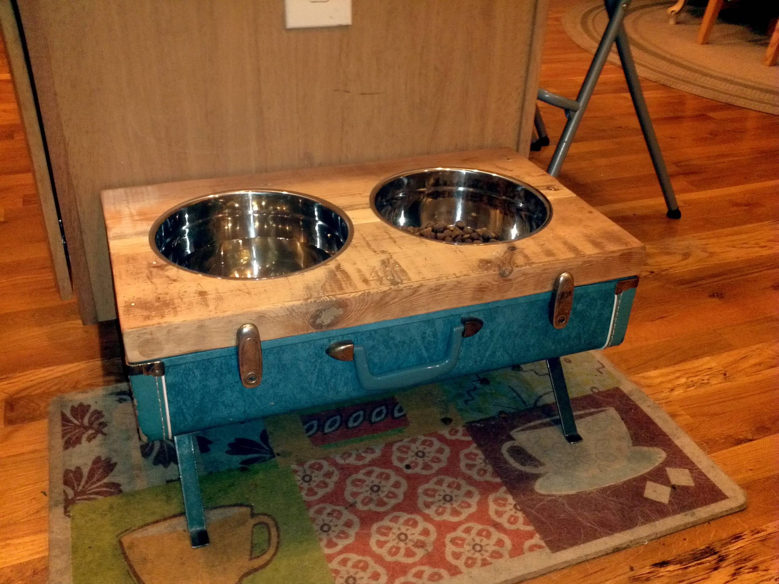 DIY Raised Dog Bowls from Vintage Suitcase IMGUR