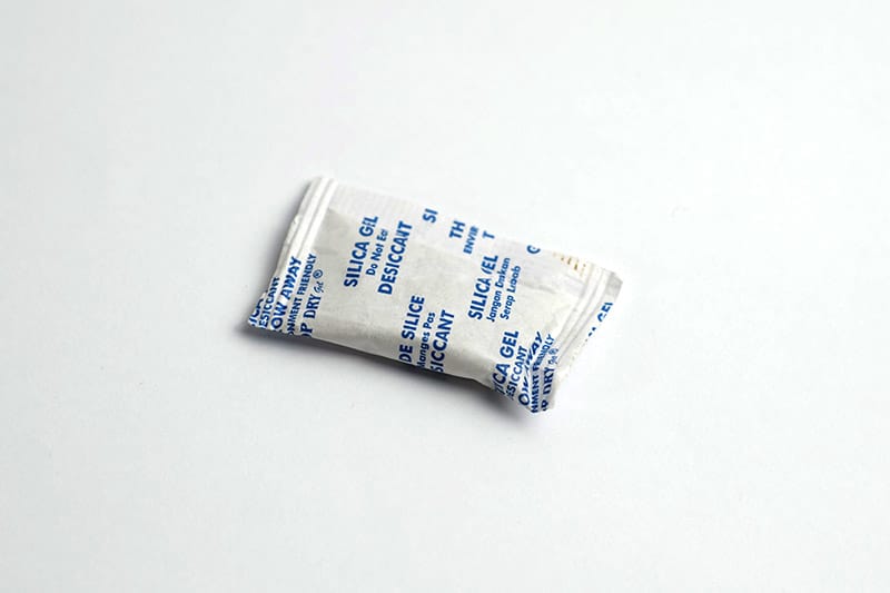 a packet of silica gel