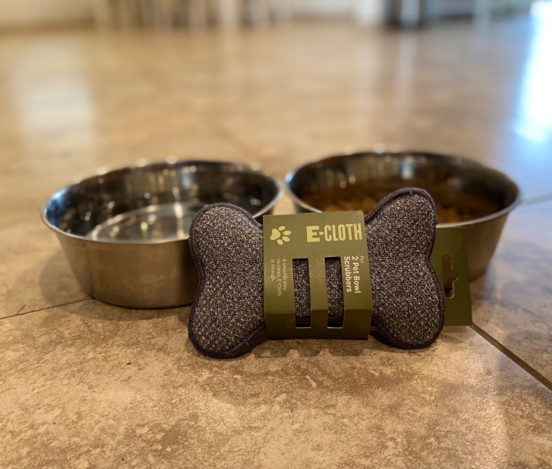 E-Cloth Cleaning Products - close up of scrubber and bowls