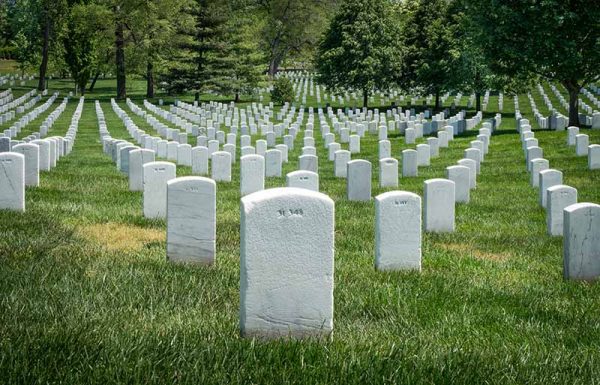 White grave sites at the Arlington National Cemetery in Washington DC