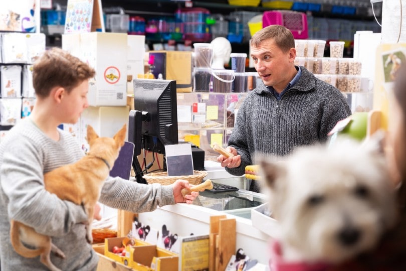 customer returning things at pet store