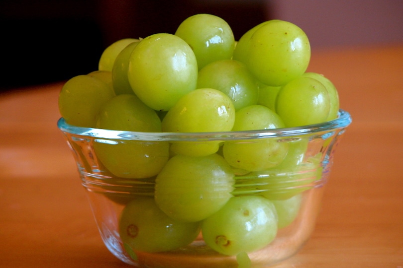 green grapes in a bowl