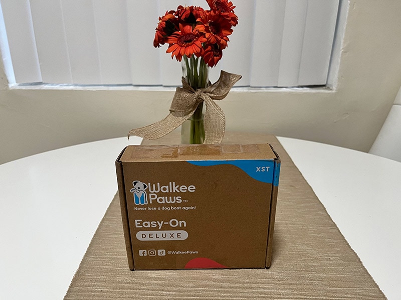 walkee paws’ deluxe easy-on boot leggings packaging