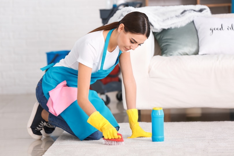 woman-cleaning-carpet