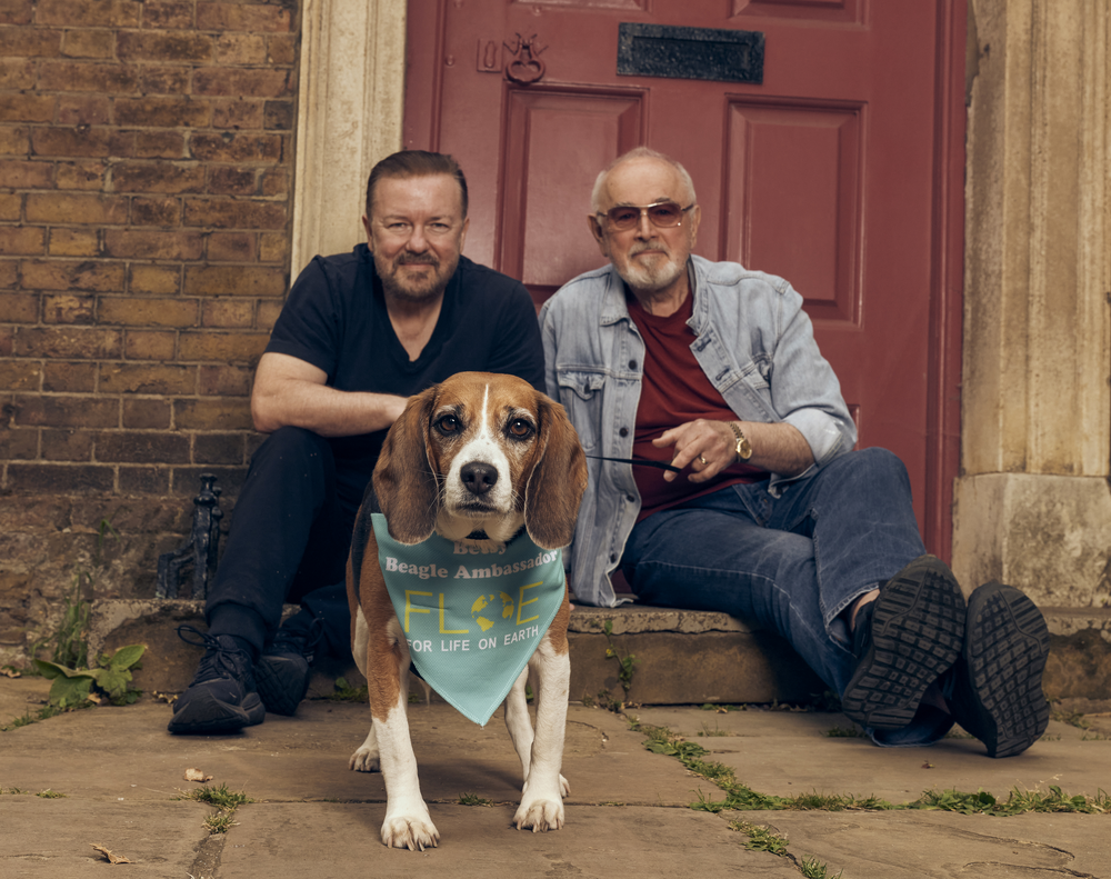 Ricky_gervais_with_peter_egan_and_betsy_